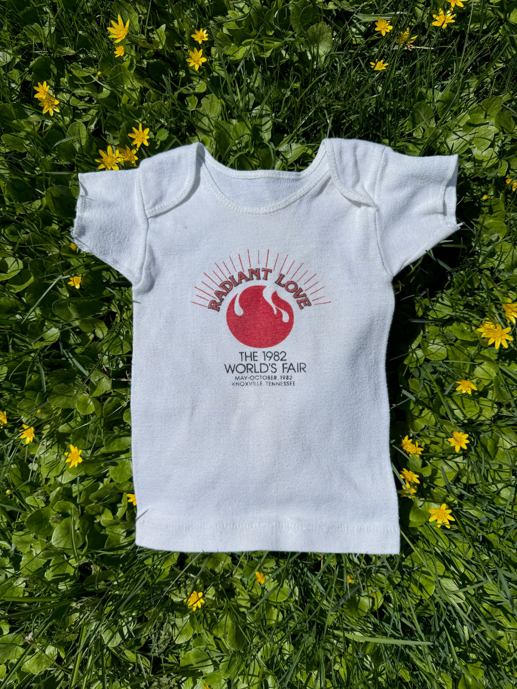 1982 world's fair lap shoulder tee