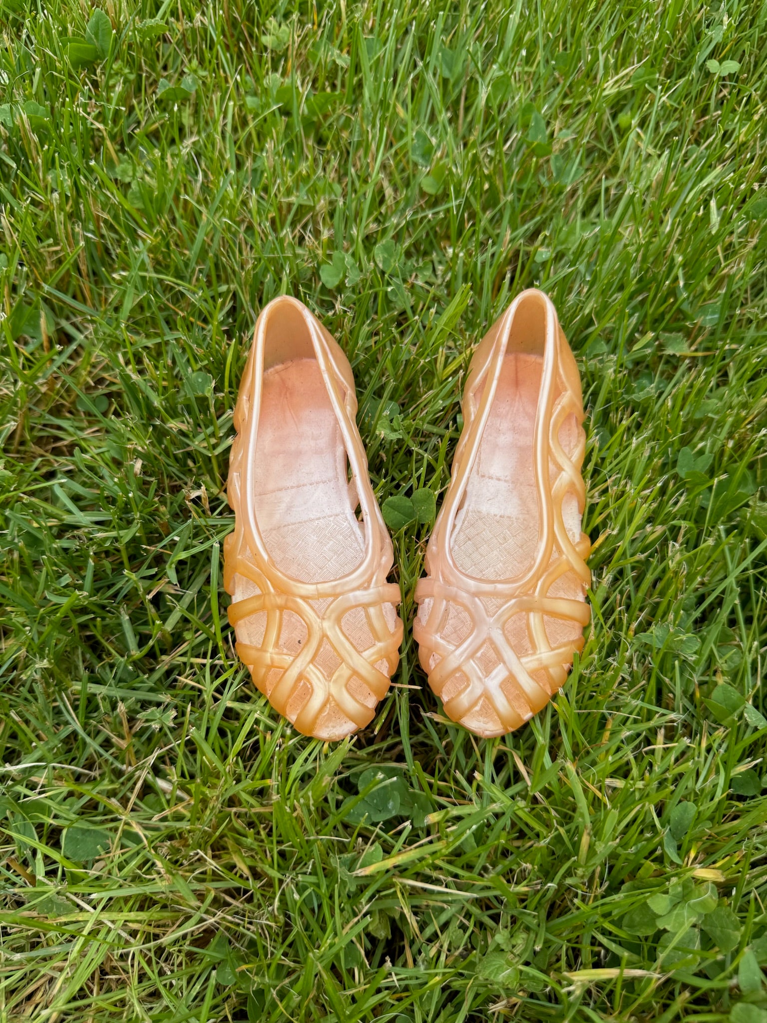 pearlescent pink lattice jelly sandals