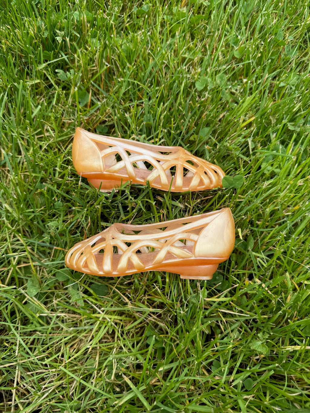 pearlescent pink lattice jelly sandals