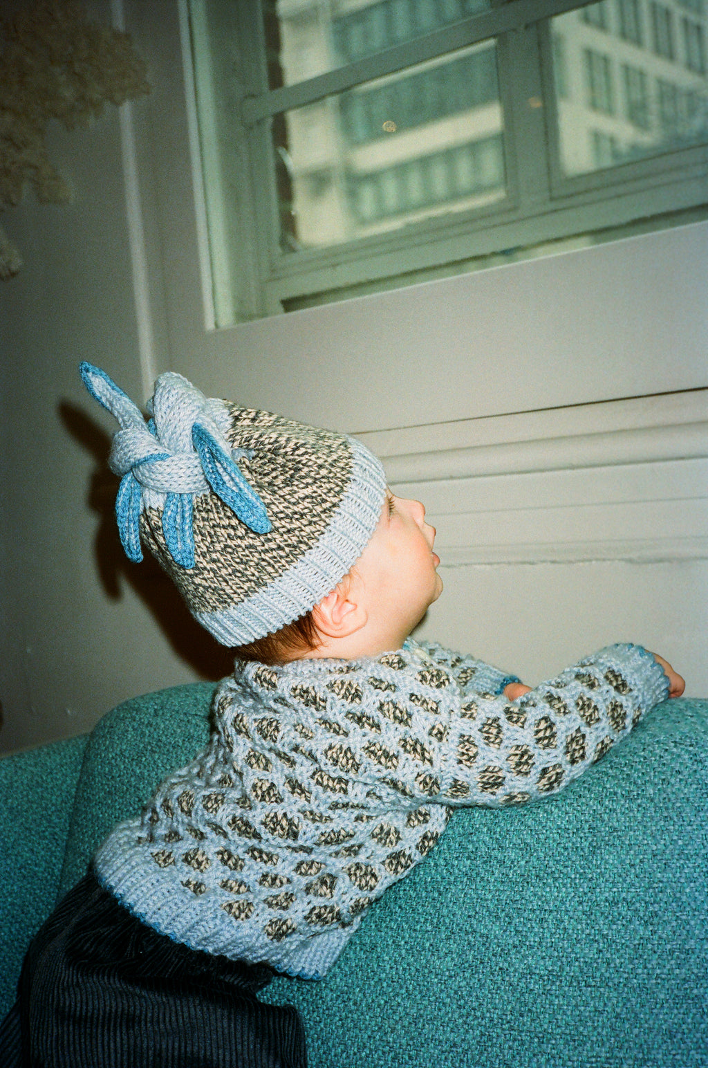 knotty hat - blueberry