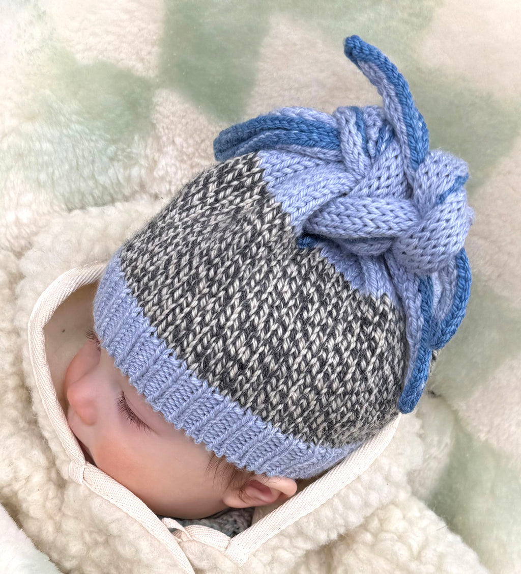 knotty hat - blueberry