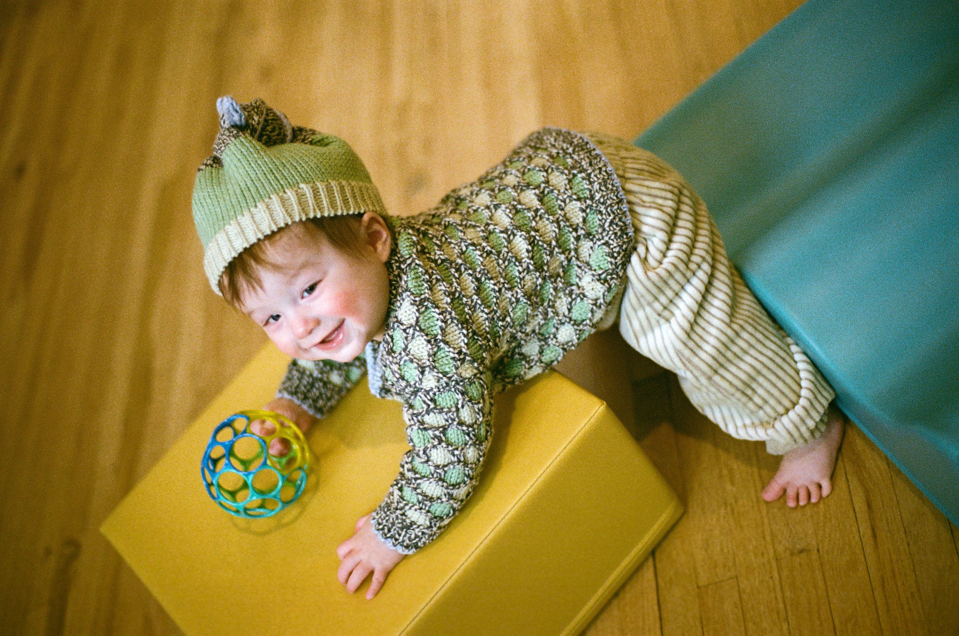 dot cardi - pistachio